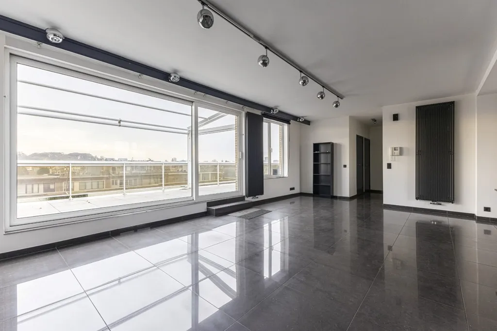 Living Room - Dutch-Style Apartment with Panoramic View in Deurne