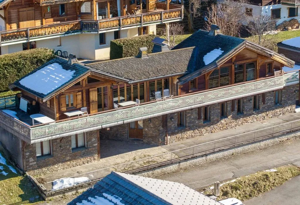Vue aérienne - Chalet Luxueux avec Vue Montagne à Châtel