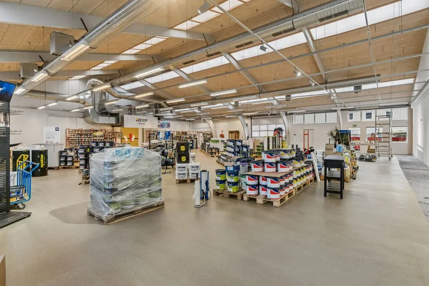 Stanze - Business Premises with Warehouse in Silkeborg