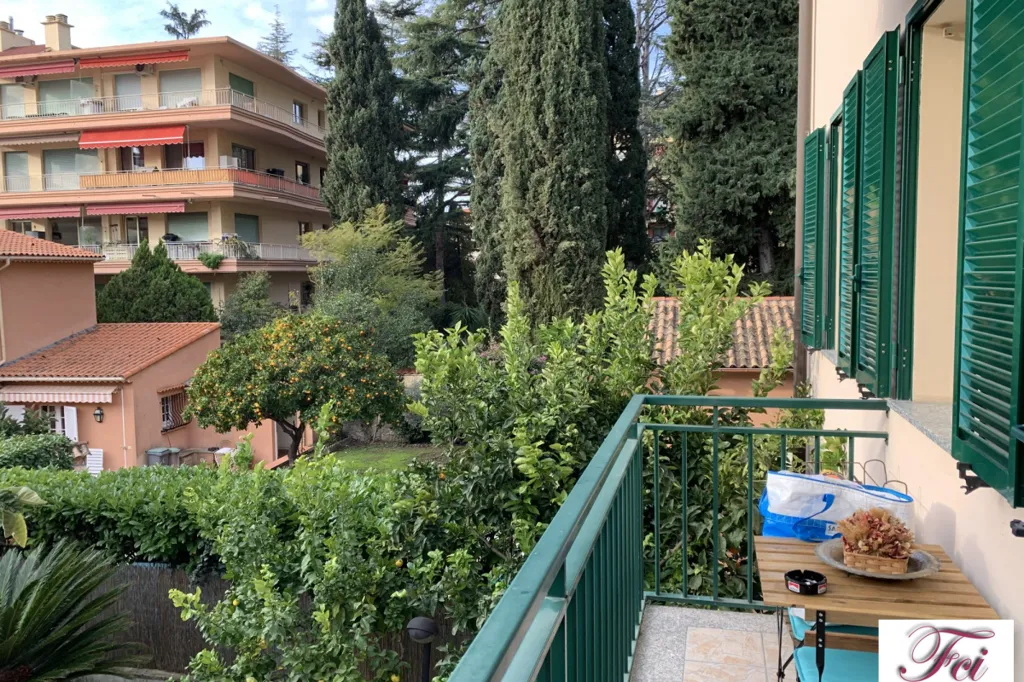 Balcon - Appartement 3 Pièces avec Balcon à Garavan, Menton