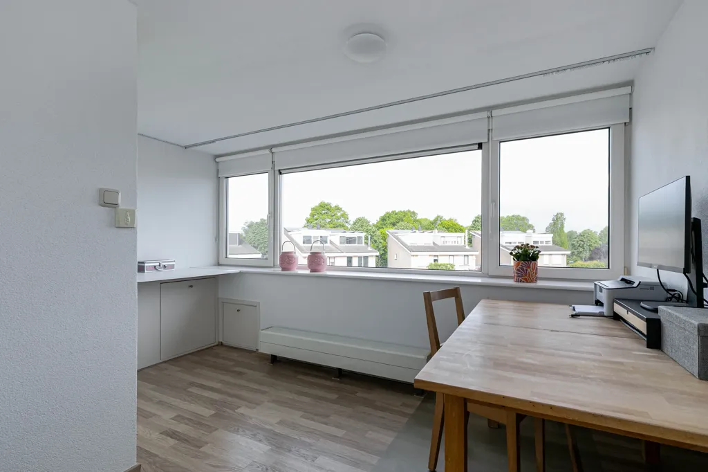 Studio - Spacious Semi-detached House with Garden in Middelaar