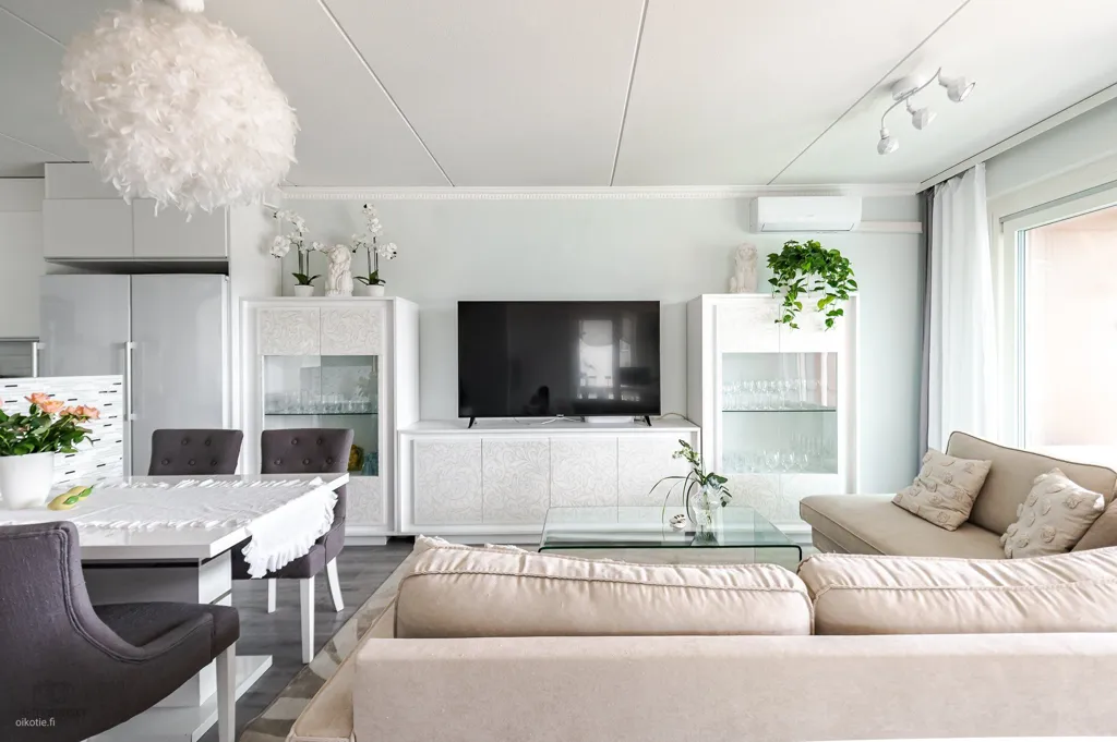Soggiorno - Modern Apartment with Balcony in Halkoniemi