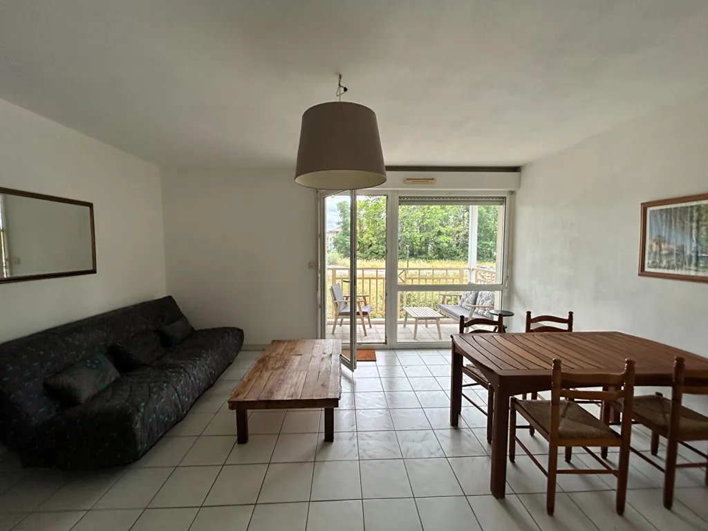 Living Room - T3 Apartment with Balcony in Biganos