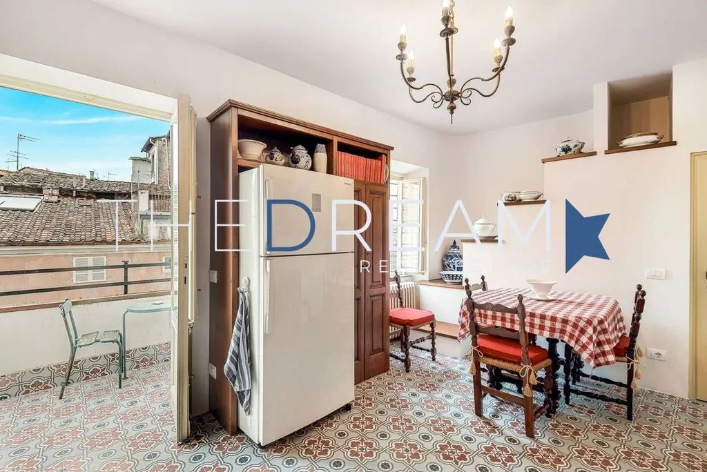 Sala da pranzo - 5-Bedroom Flat in Historic Building, Lucca