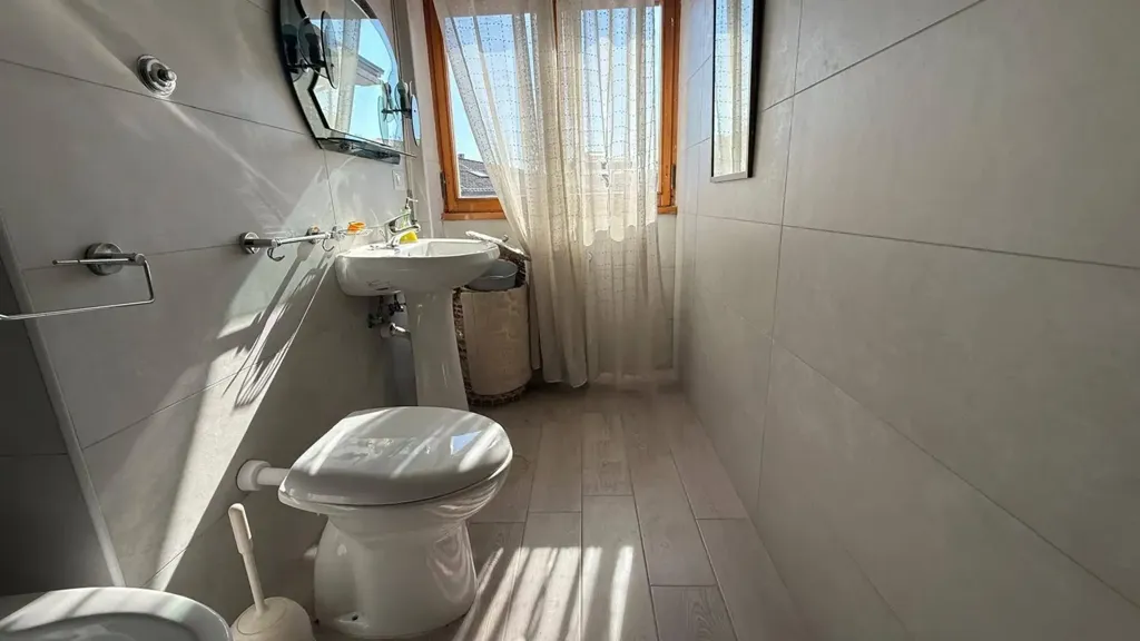 Salles de bain - Spacious Apartment with Balconies in Caserta