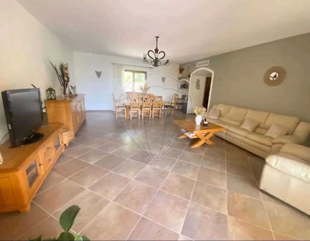 Séjour - Maison avec Vues Panoramiques à Coursegoules