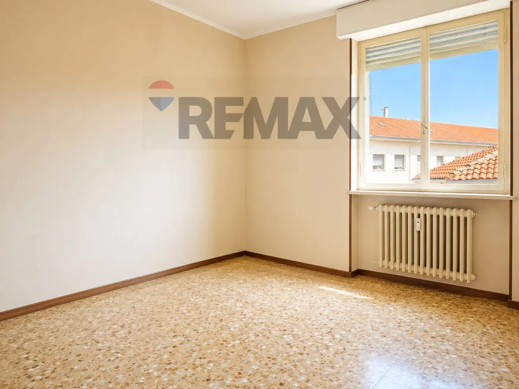 Stanze - Triplex with Box in San Martino, Novara