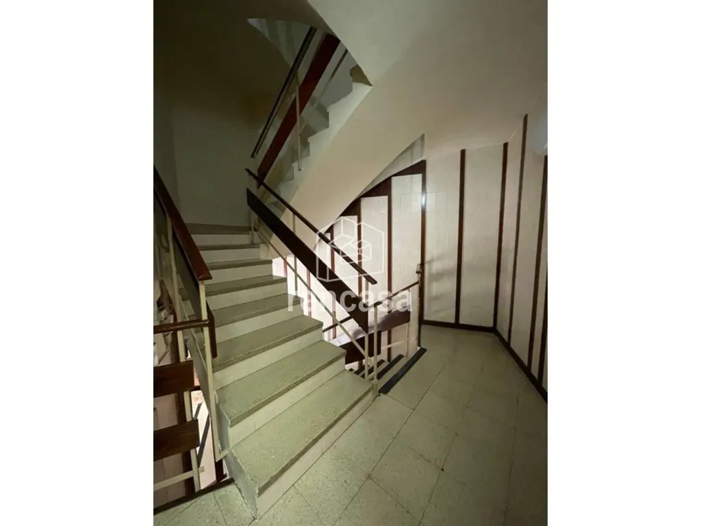 Toad - Spacious Flat with Balcony in Lleida Centre