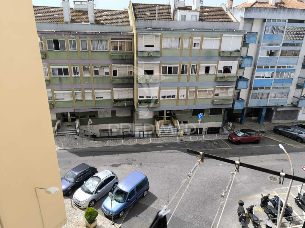 Balcony - Converted T2 Apartment with Varandas in Sacavém Centre