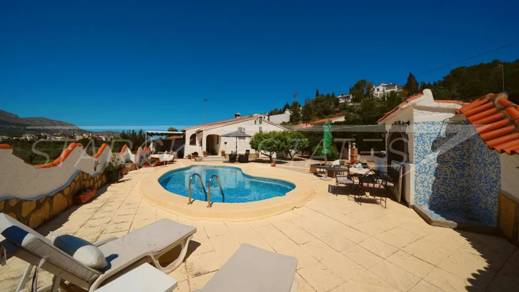 Bassein - Villa with Pool in Orba