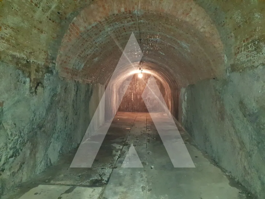 Pièces - Historic Wine Cellar with Storage in Anadia