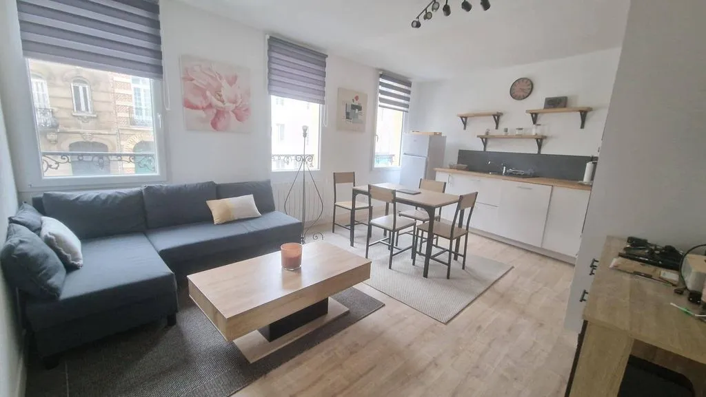 Séjour - Immeuble Rénové avec Terrasse à Le Havre