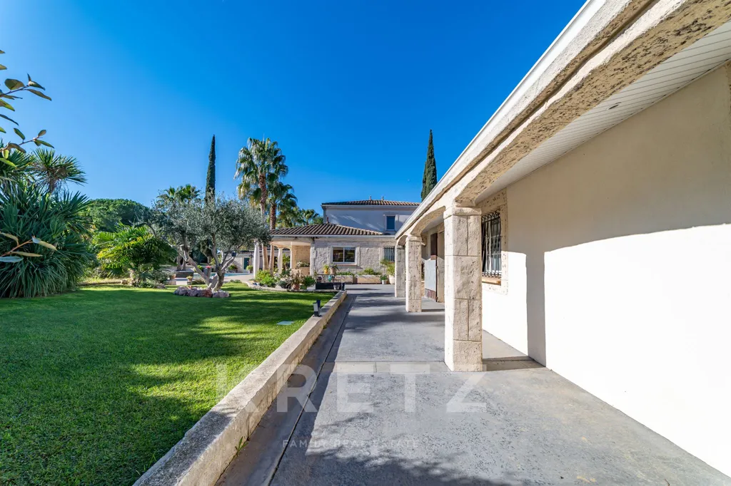 Jardin - Villa avec Parc Boisé à Vias