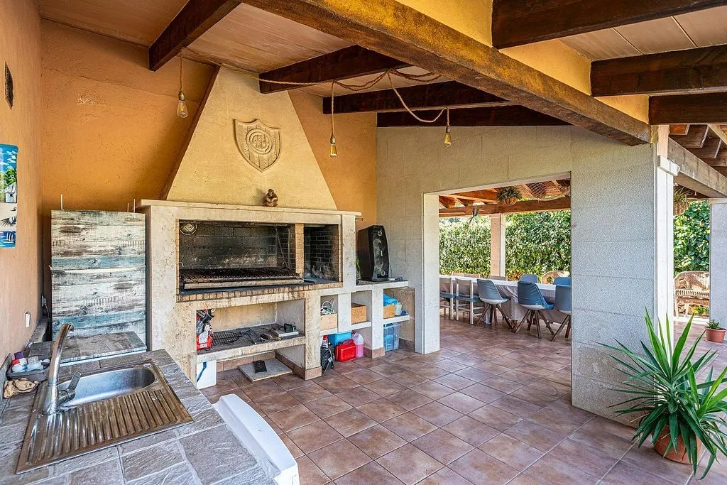 Terrace - Chalet with Pool and Terrace in Cala Romántica