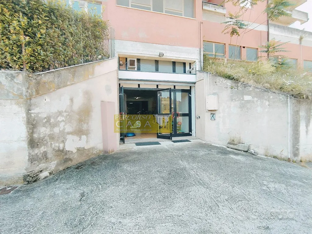 Extérieur - Commercial Space with Gym in Teramo