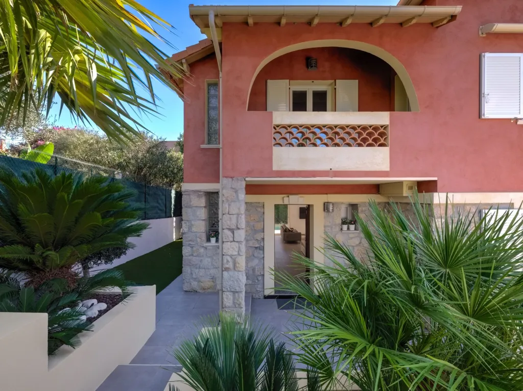 Extérieur - Villa Luxueuse avec Piscine à Antibes