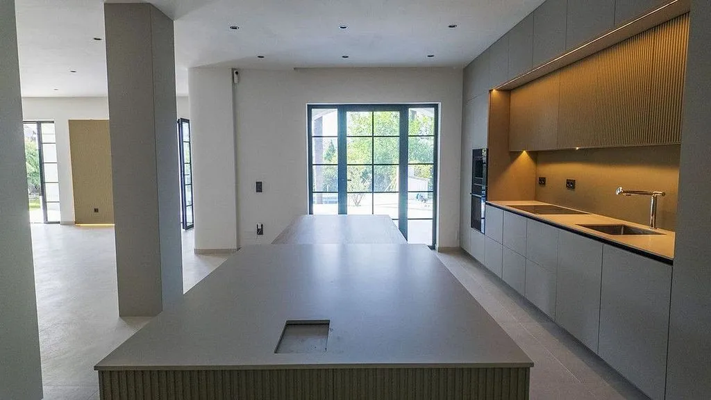 Kitchen - Chalet with Pool and Terrace in Sotogrande