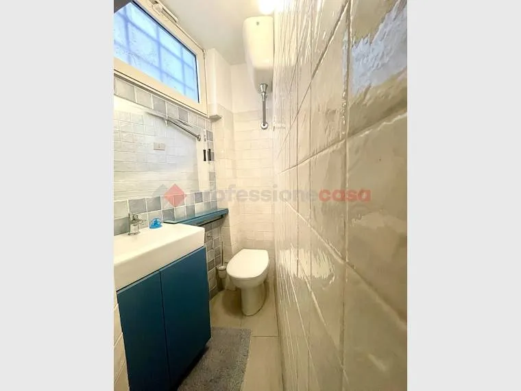 Salles de bain - Retrofitted Studio in Perugia's Historic Centre