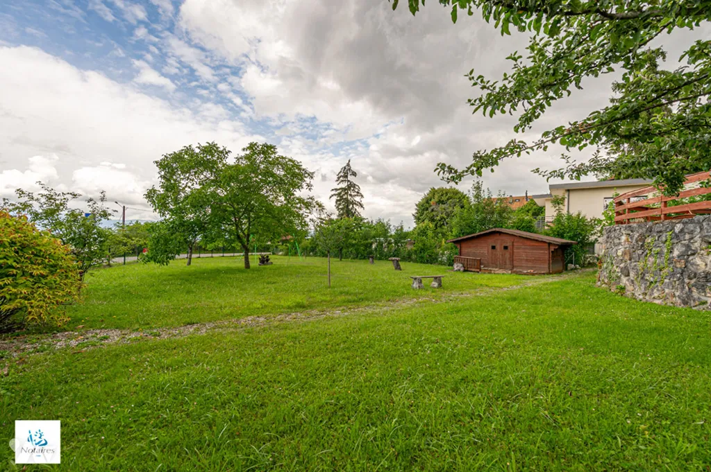 Garden - Charming Villa with Garden near Geneva
