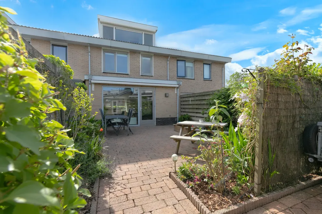 Giardino - Spacious Semi-detached House with Garden in Middelaar