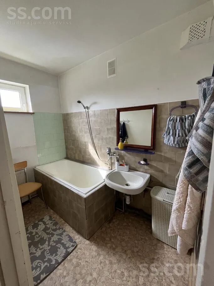 Salles de bain - 3-Bedroom Flat with Balcony in Bauska