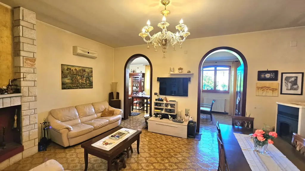 Séjour - Villa with Garden near Mesagne