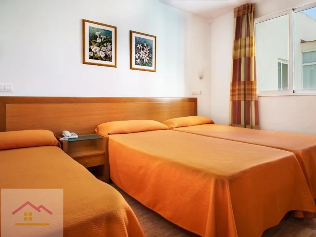 Chambres - Hotel with Seafront Location in Gandia