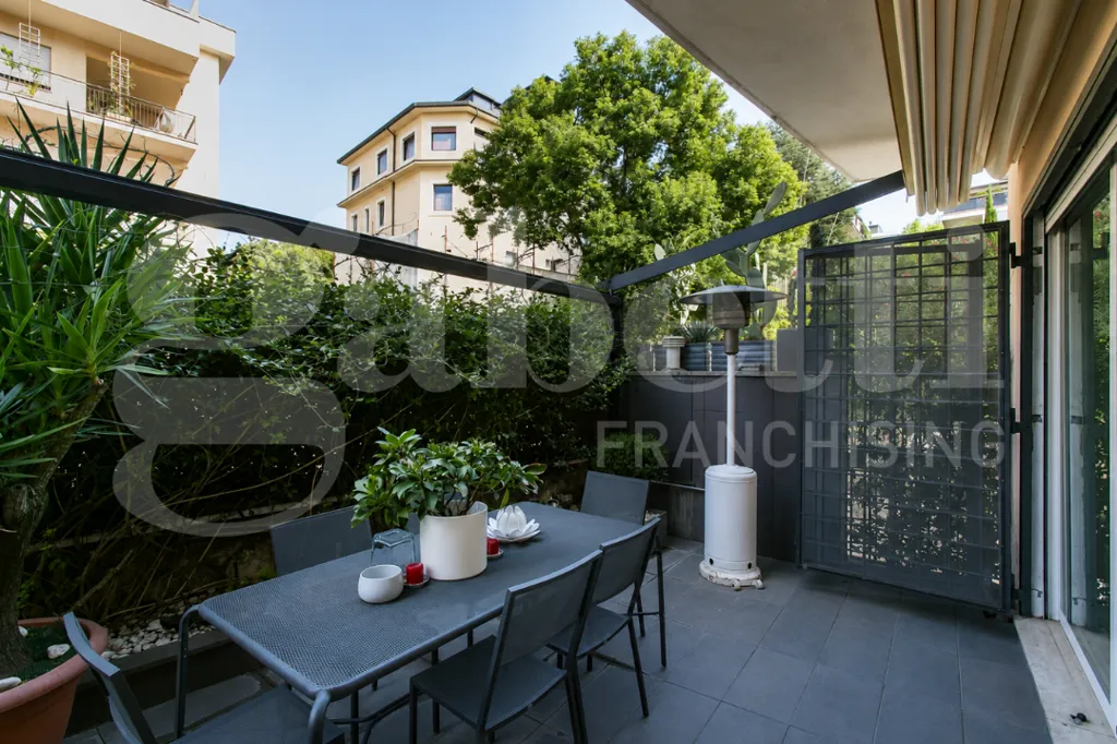 Terrazza - Appartamento ristrutturato con box auto a Ponte Milvio, Roma