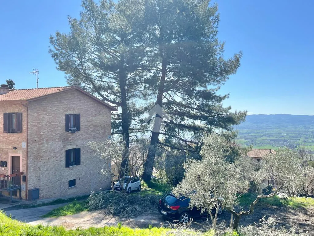 Välivaade - Trilocale with Veranda in Assisi