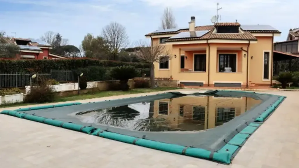 Bassein - Villa with Pool in Bracciano