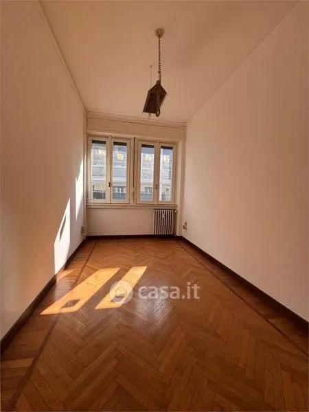 Toad - Spacious Apartment with Private Parking in Varese