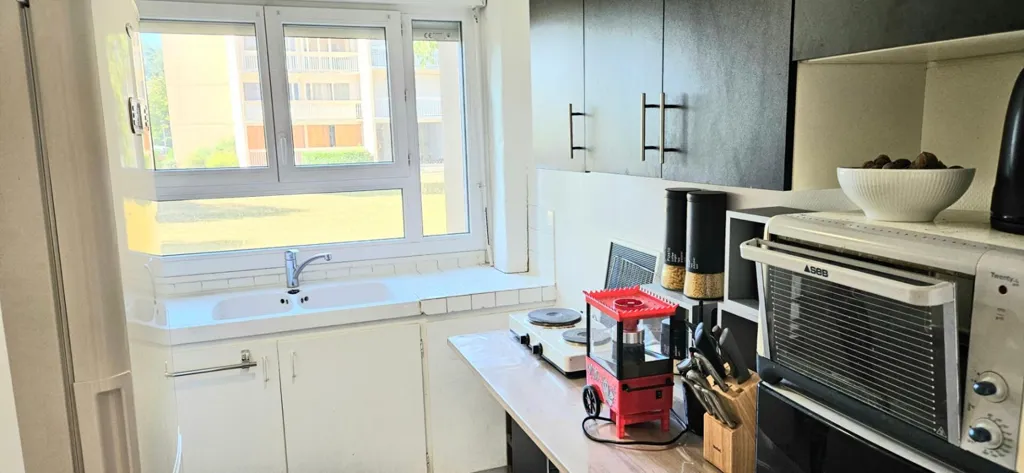 Cuisine - Appartement avec Balcon au Centre de Gaillon
