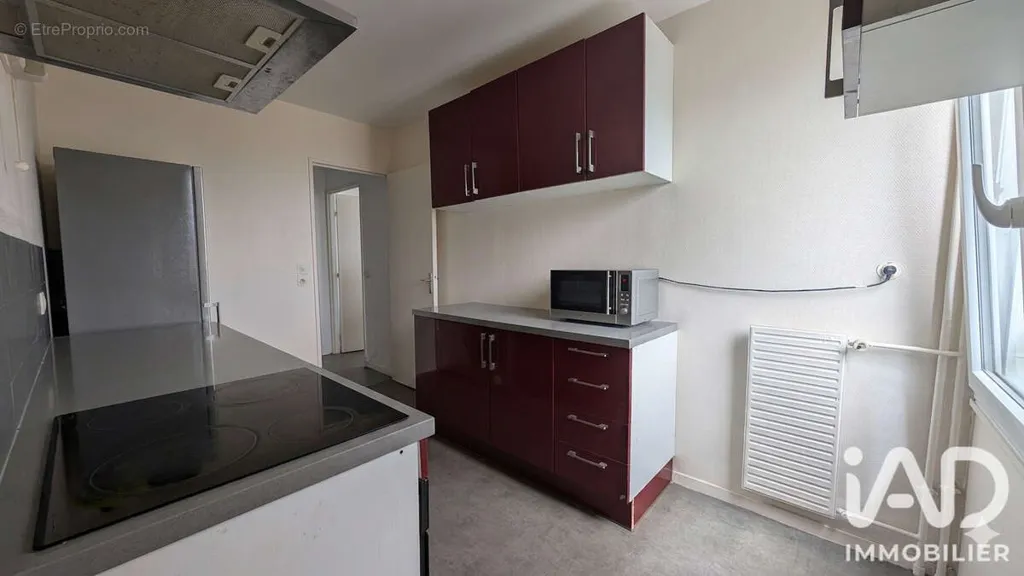 Kitchen - T2 Apartment with Balcony in Cergy