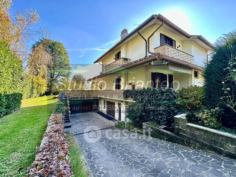 Exterior - Bifamiliar Villa with Garden in Verano Brianza