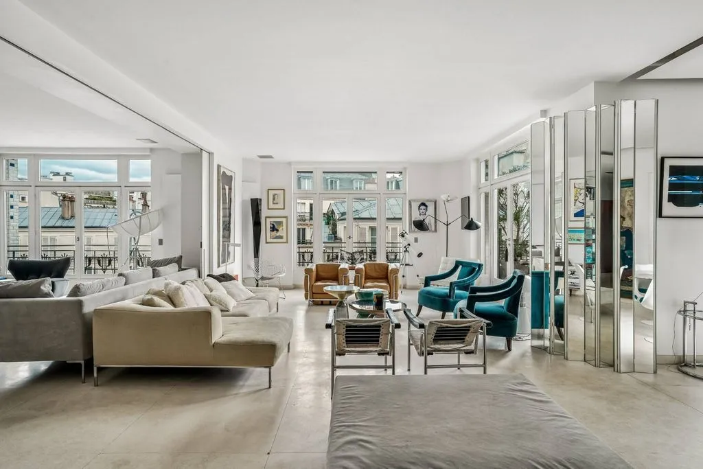 Living Room - Luxury Flat with Terrace in Paris