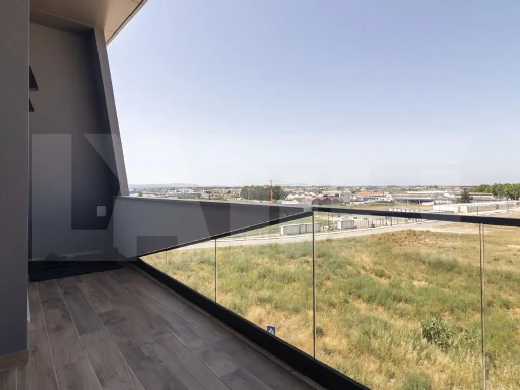 Rõdu - Luxury Duplex with Private Parking in Montijo