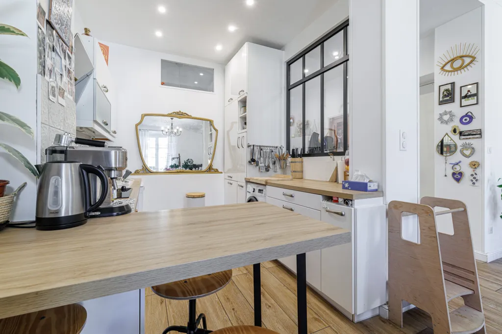 Cuisine - Appartement bourgeois traversant avec balcons à Nice
