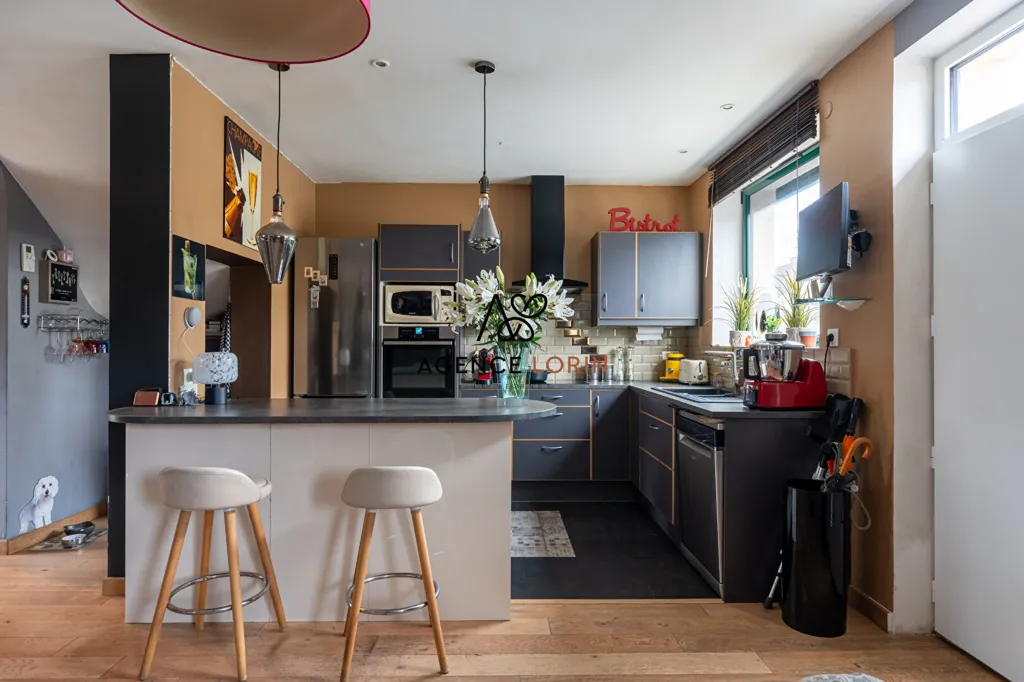 Kitchen - 5-Bedroom House with Garden in Chatou