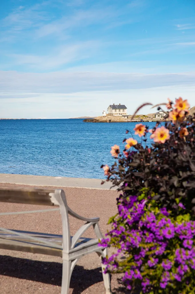 Maritime Villa with Pool and Sea View in Marstrand