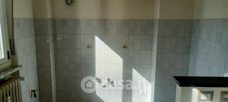 Salles de bain - Bright 3-Bed Flat with Balcony in Asti