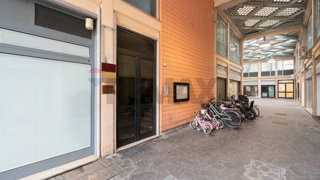 Esik - Spacious Apartment with Panoramic View in Guastalla Centre