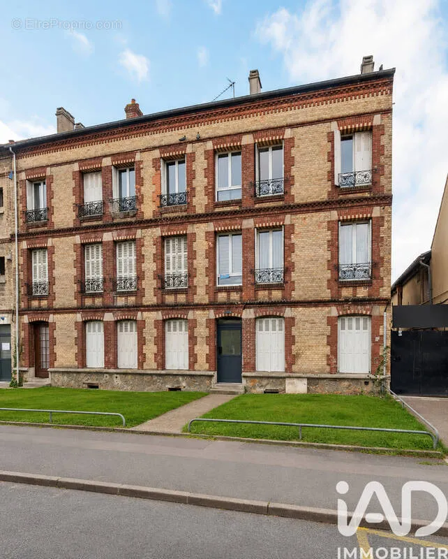 Esterno - 2-Bedroom Apartment in Persan Centre