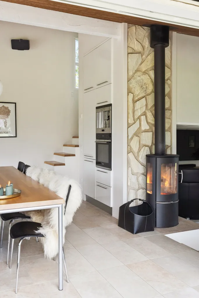 Söögituba - Vacation House with Waterfront View in Elsegårde