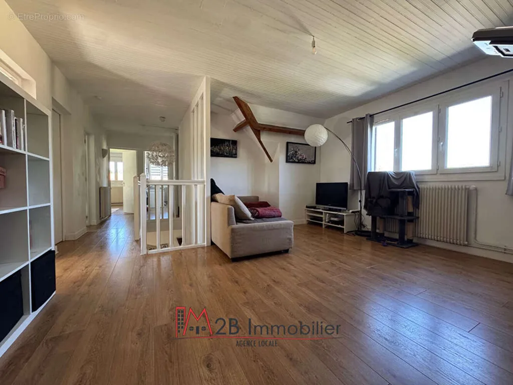 Soggiorno - Charming House with Garden in Residential Area
