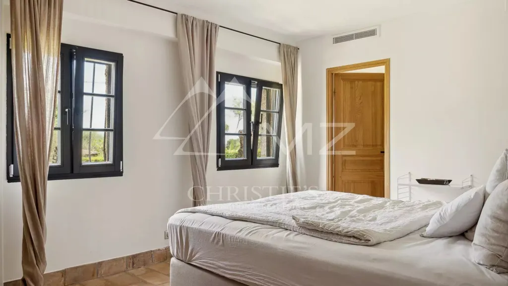Chambres - Villa avec Piscine à Valbonne, Proche du Village