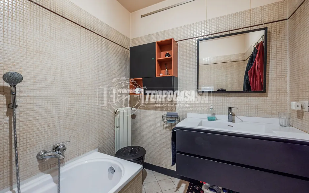 Vannitoad - Two-Bedroom Apartment with Terrace in Milan
