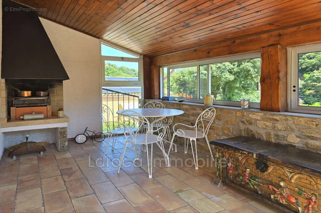 Terrass - Villa with Terraces and Parking in Sorede