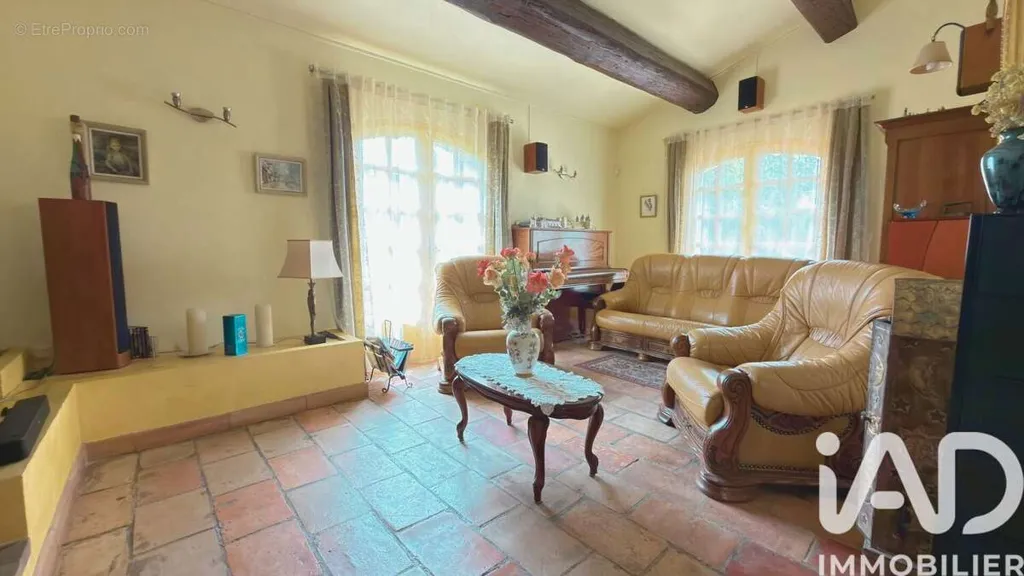Séjour - Maison avec Jardin et Terrasse à Pertuis