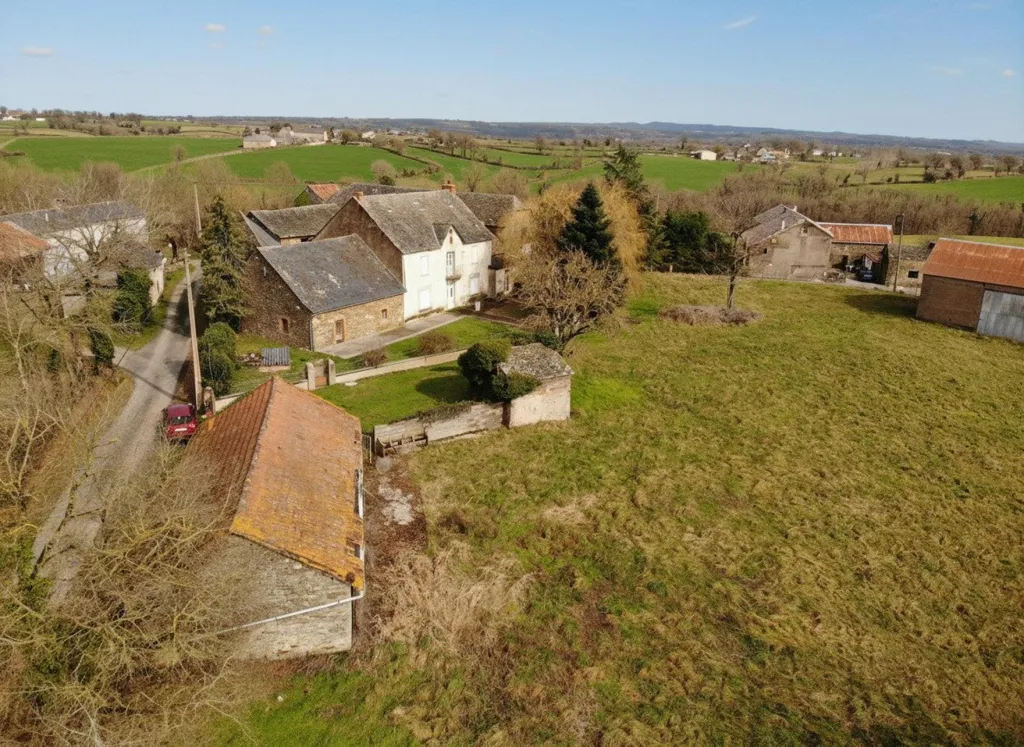 Vue aérienne - Maison de Maître avec Dépendances en Campagne