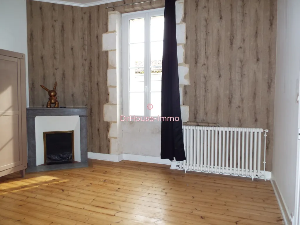 Séjour - Maison Ancienne Rénovée avec Terrasse à Cognac